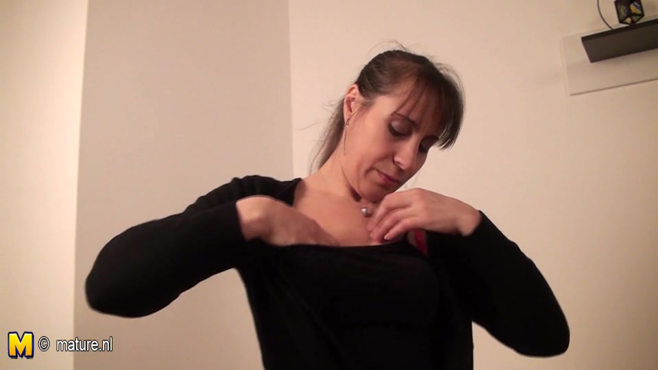 Horny Housewife Getting Wet On Her Couch - MatureNL