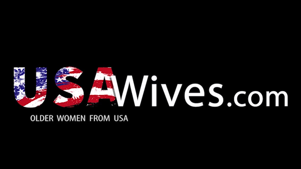 USAWives Horny old mature senior Lori masturbation