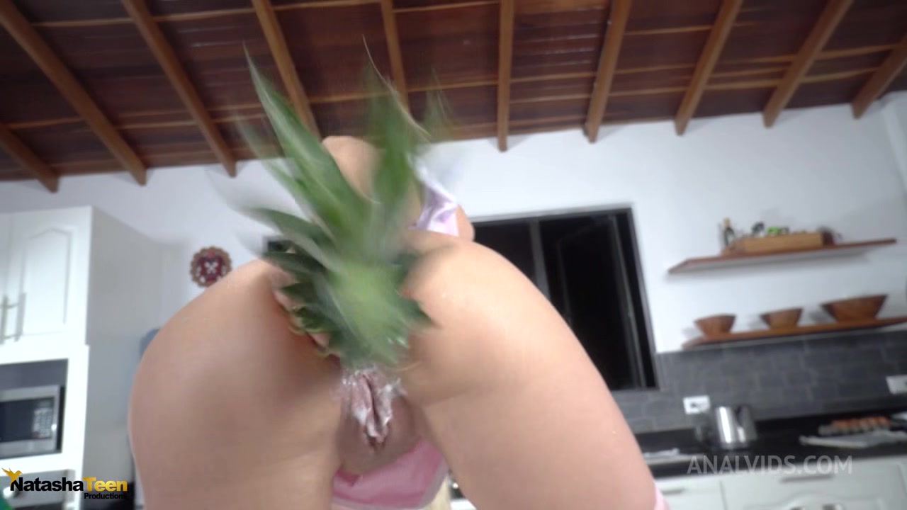 Natasha teen Anal Play With Fruits And Bbc Fuck