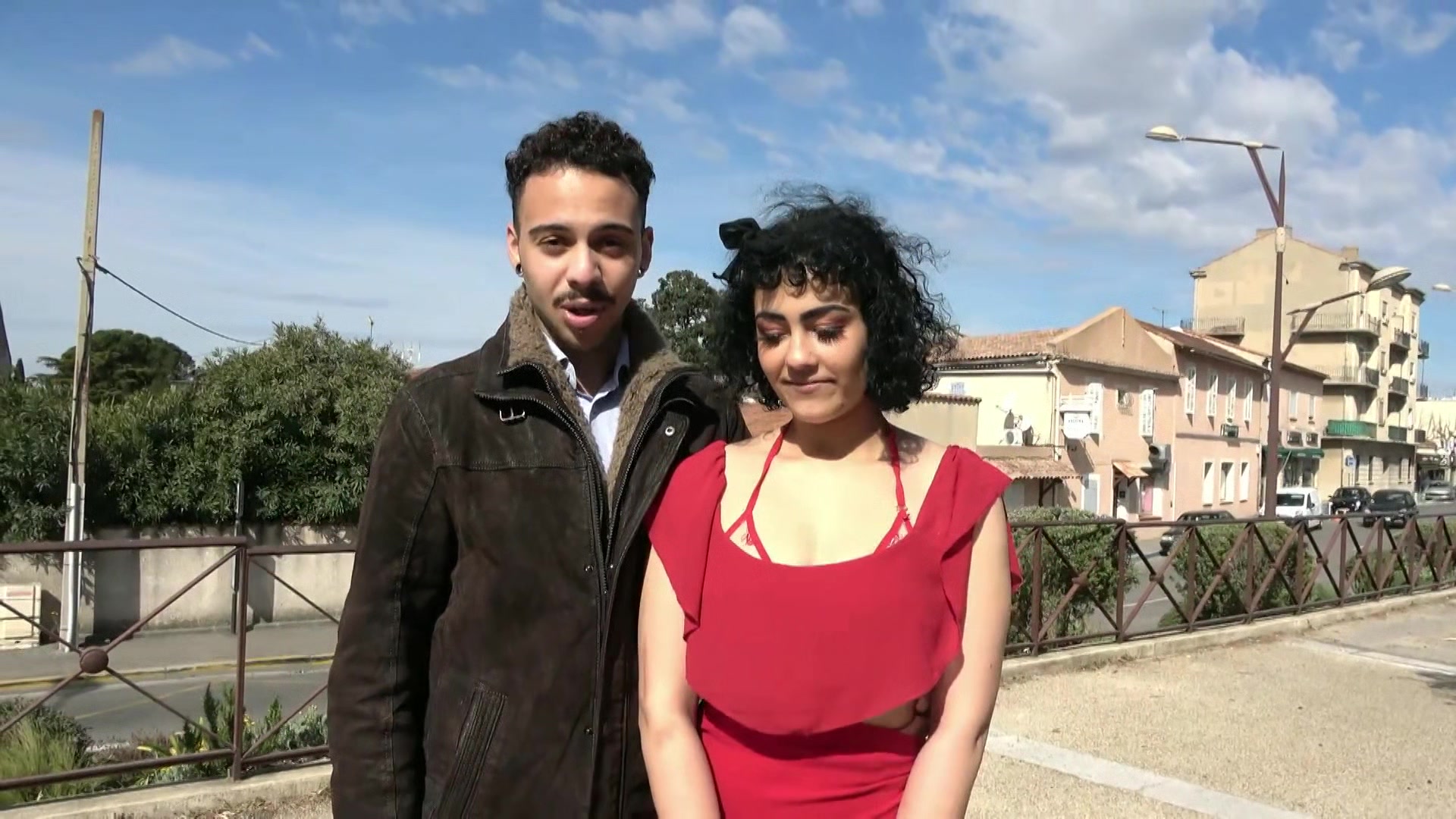 Azylis seals her relationship with J&M sauce!