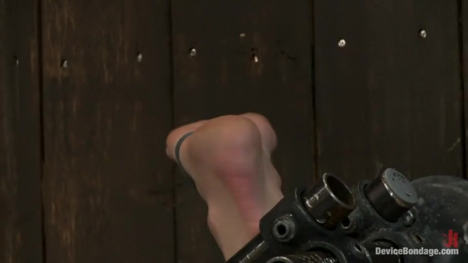 Presenting Chloe's Cunt: Folded opened and exposed.