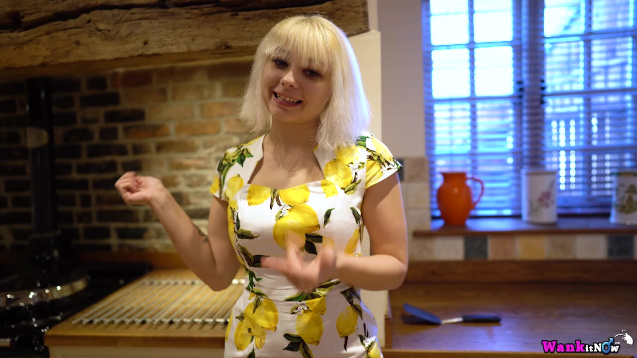 Baby Dolliy - A Little Game - Sexy Videos - WankitNow