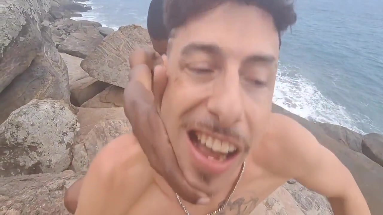 Muryllo Otero And John Black - Macho Dotadao Fodendo O Rabo Do Amigo Com Seus 24cm Na Praia completo No Red 10 Min