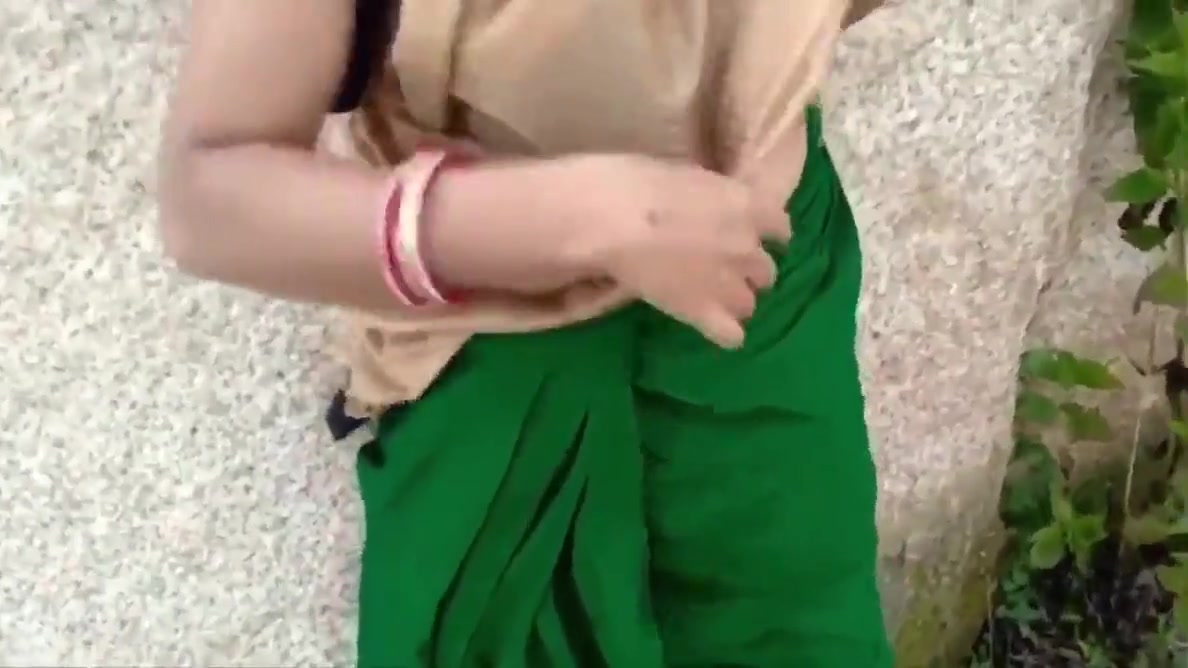 Indian Aunty In Green Saree Sex Outdoors