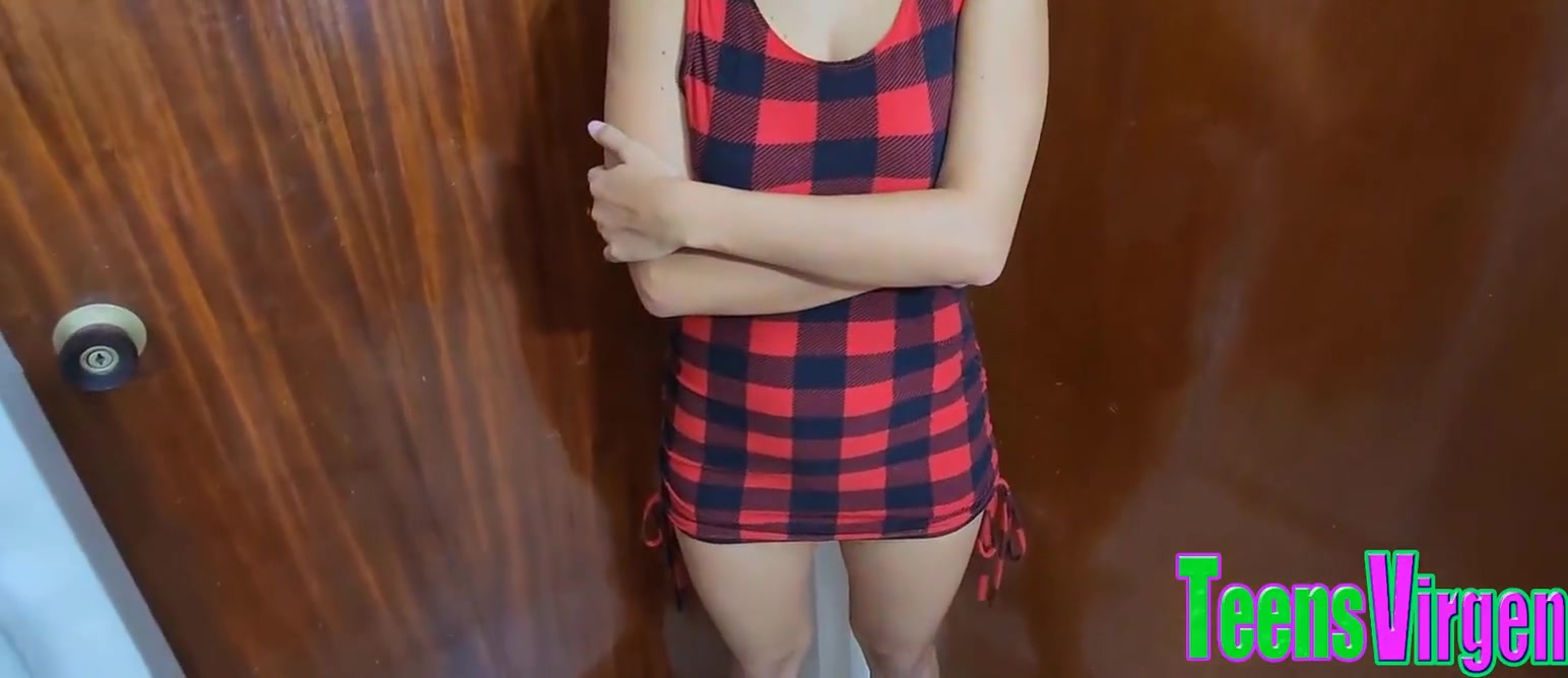 Stepfather Wants The Tits Of His Stepdaughter With A Huge Ass