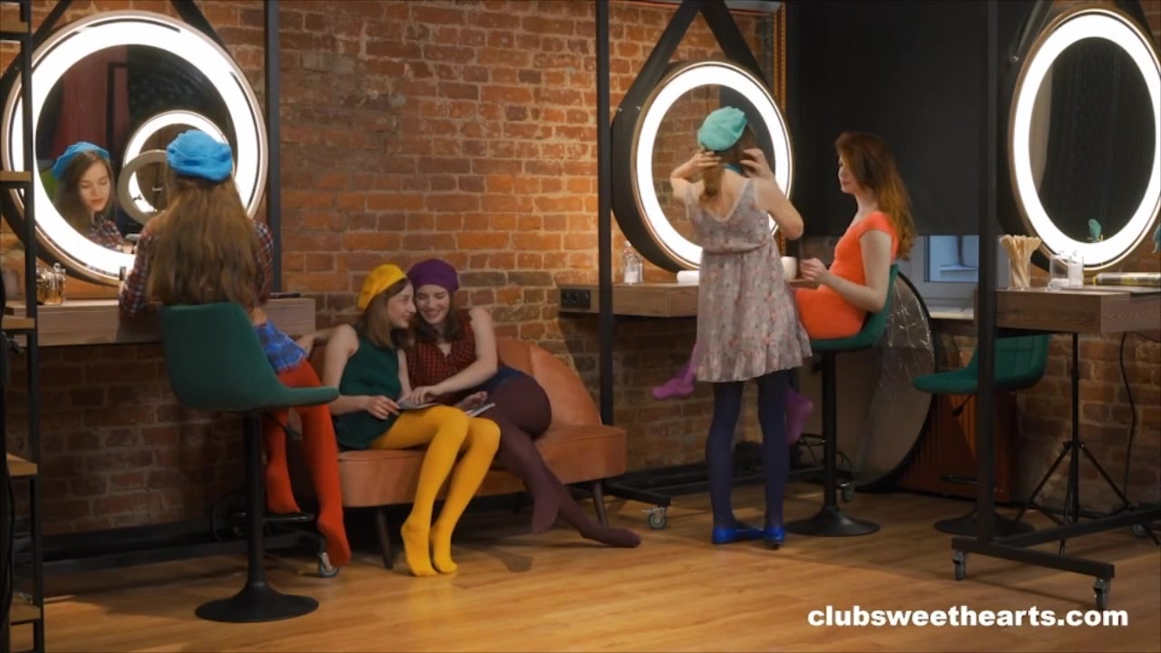 Sweaty Thighs in Tights - Clubsweethearts