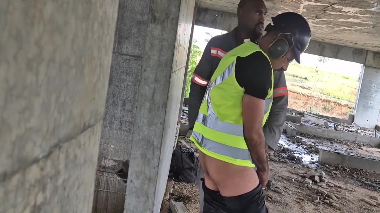 The Hunter Black In Depois Que Todos Foram Embora Os Trabalhadores Transam Descaradamente No Predio Em Contrucao 13 Min