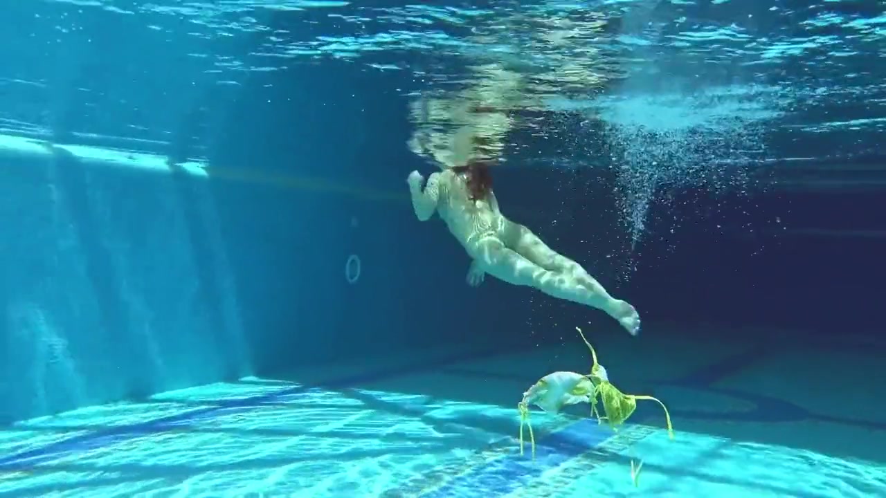 Nicole Pearl In The Most Milf In The World Swimming