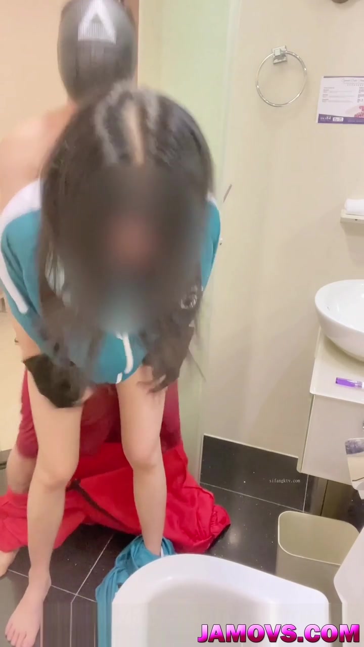 Chinese Cute teen 18+ Doggystyle Fucking