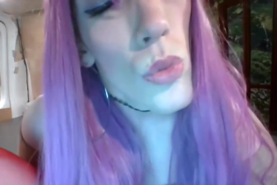pretty ladyboy Masturbating