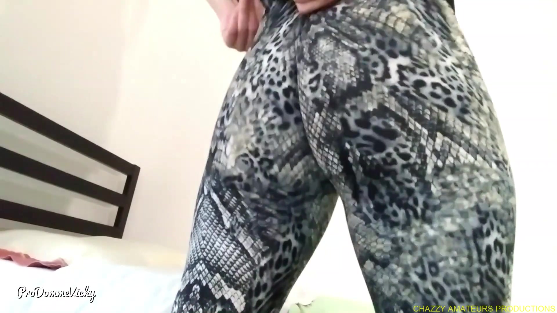 Stuff My Goddess Pussy With My Leggings Starring Goddess Vicky - Chazzy Amateurs