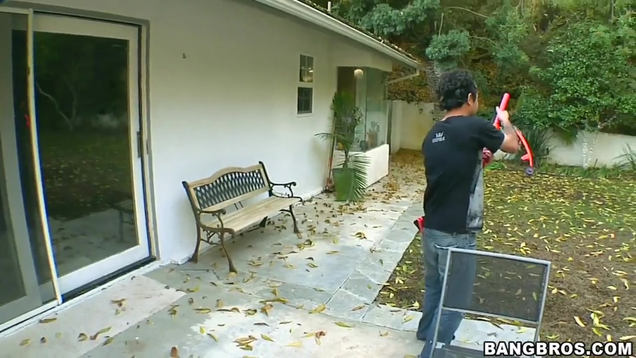 Victoria Lawson and her neighbourhood boyfriend playing games at the backyard