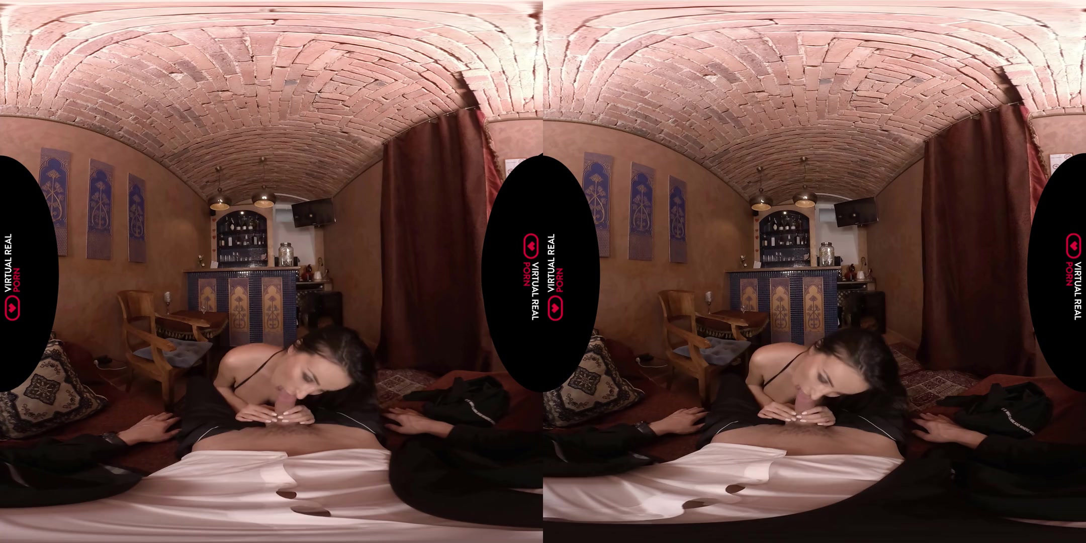 Alyssia Kent in Closing The Deal - VirtualRealPorn