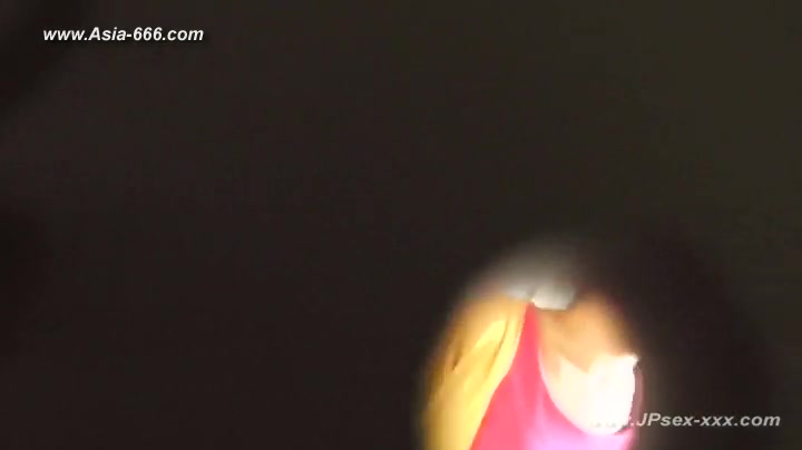 chinese girls go to toilet.22