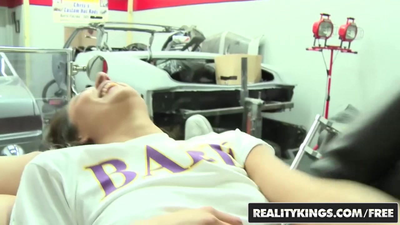 Reality Kings - Money Talks - Gigi Loren Jmac - Sports Fanny-