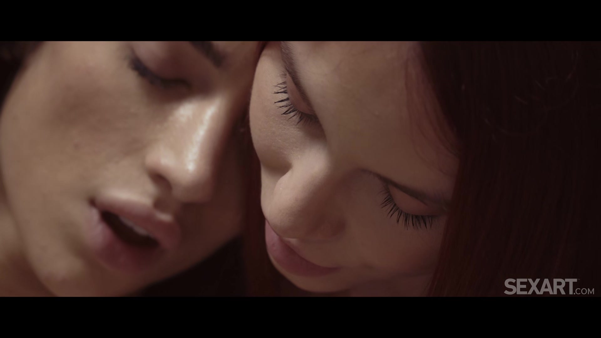 Velvet Secret - Kama Oxi & Leya Desantis
