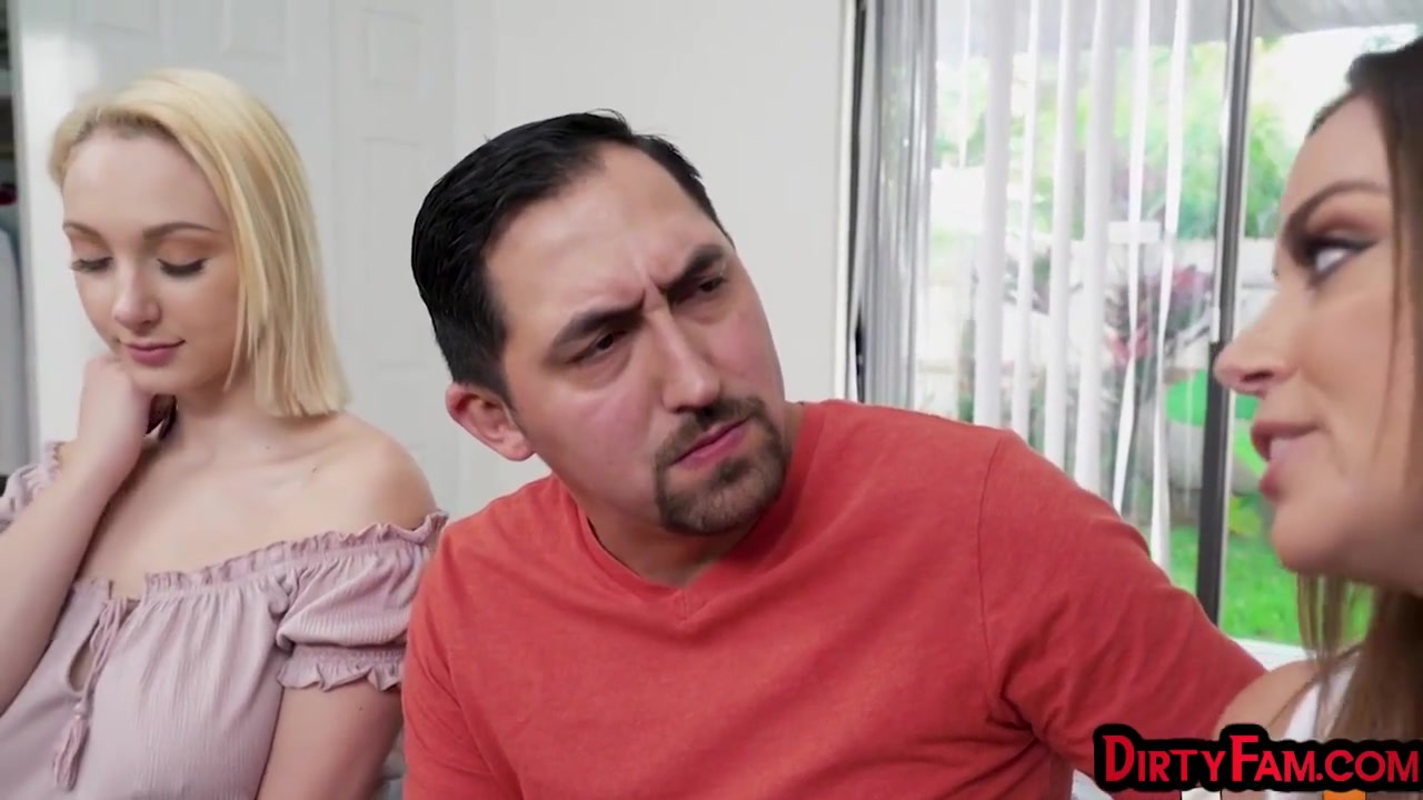 Stepfamily Threeway With Nympho