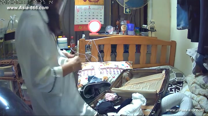 Hackers use the camera to remote monitoring of a lover's home life.422