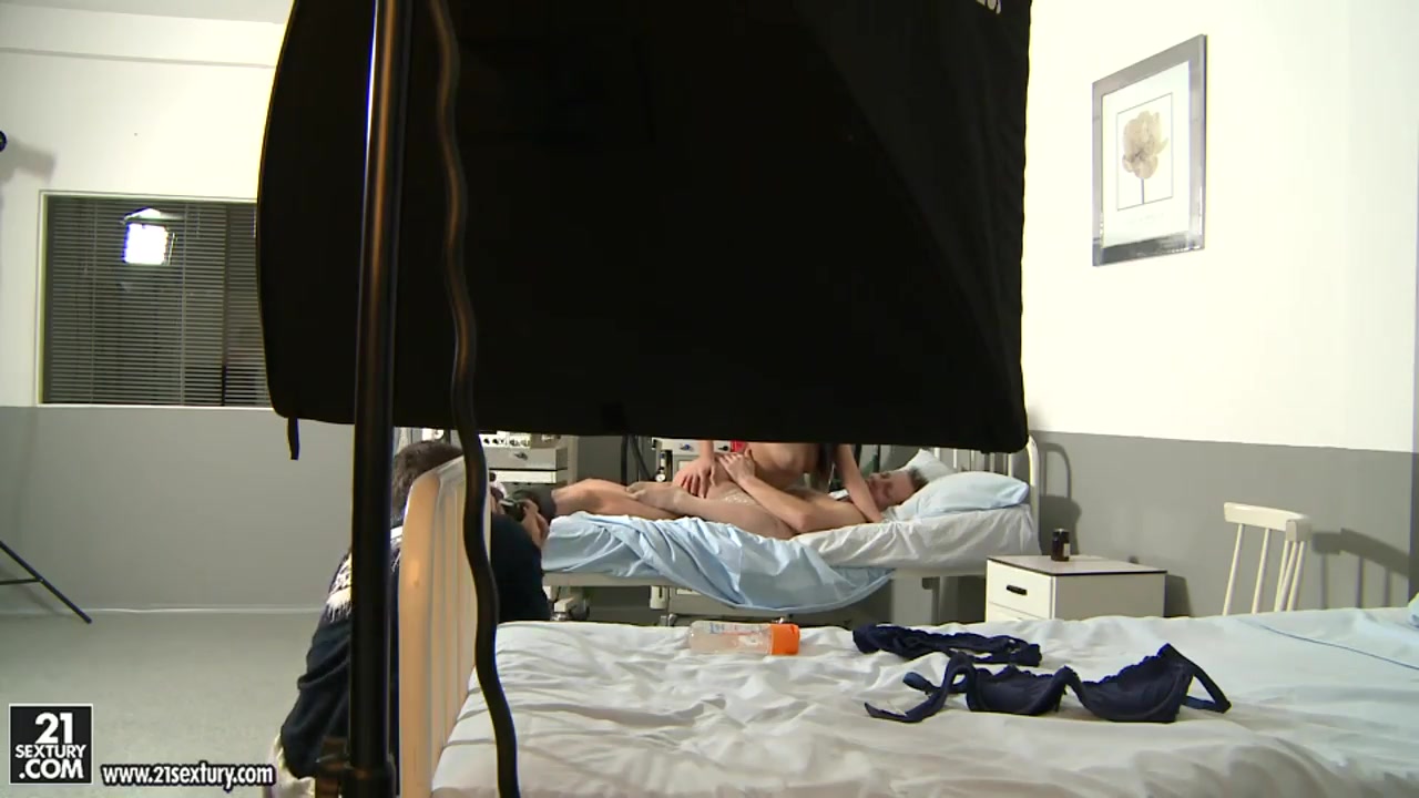 A little hardcore behind-the-scenes fooatage