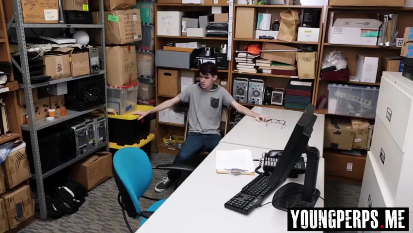 Pretty Young Thief Caught On Camera Applying Graffiti