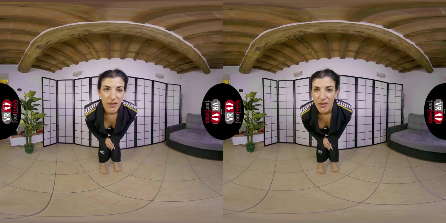 Karate Master Bianca Blance Uses Her Sexy Feet And Wrinkled Soles - VRFootFetish