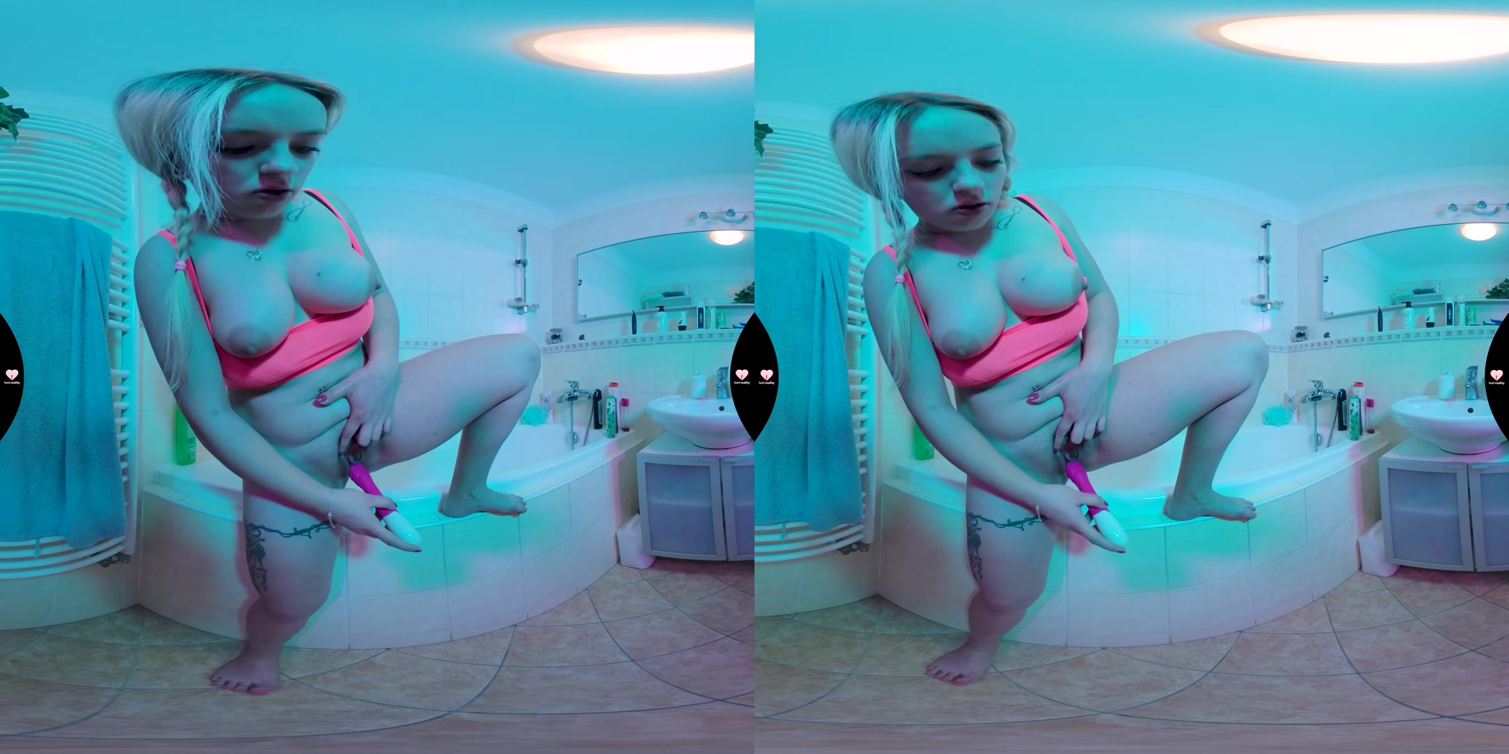 Hot teen 18+ Jessica In The Bathroom Plays With Dildo - LustReality