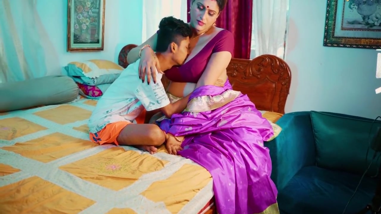 Stepmom Seduces Her Stepson For The Hardcore Fucking In The Hot Night