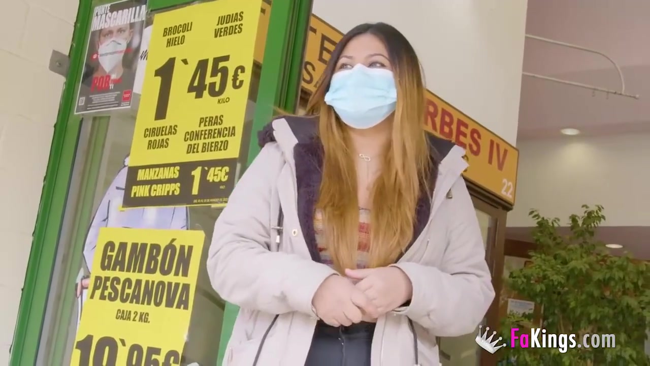 Amazing Chubby Beauty Shows Us She Loves Showing Herself In Public