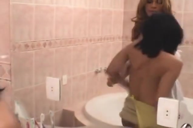 sex in bathroom