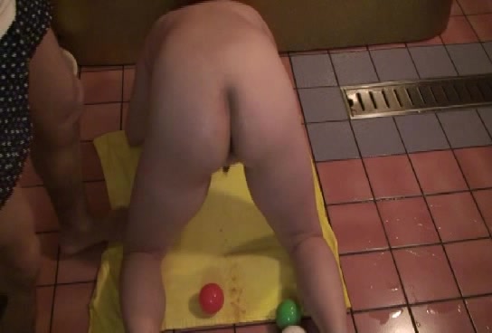 Whore got several sex toys up her tight wazoo