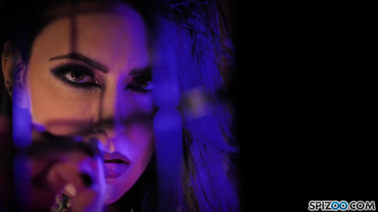 Jessica Jaymes Got Caged