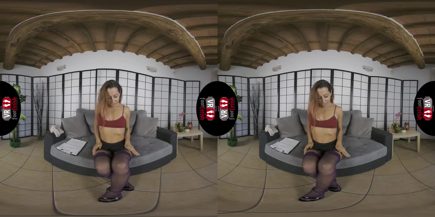 The Attractive Brunette Elettra Enjoys Posing And Massaging Her Beautiful Feet In Virtual Reality - VRFootFetish