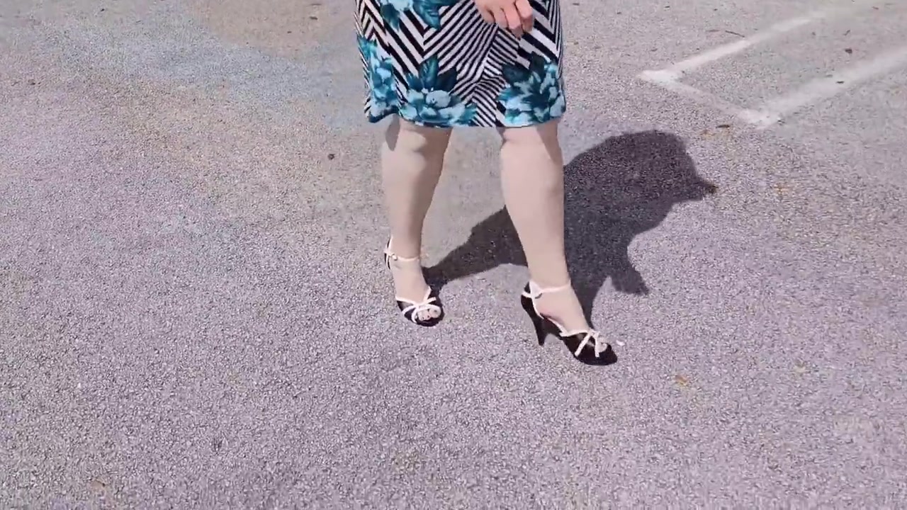 I Let The Maintenance Guy See My Legs And He Got Very Horny And Filled My Pussy With His Cum