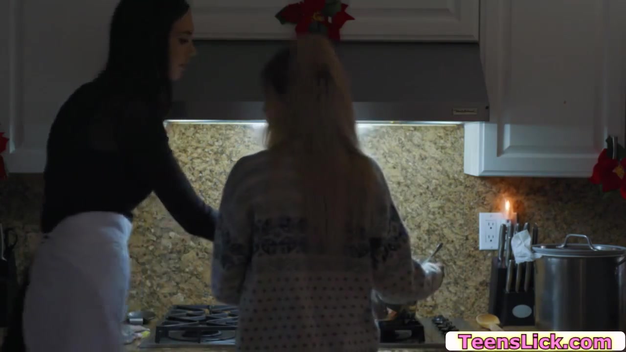Joanna Angel In Fingers And Scissor Jade Bakers Wet Pussy