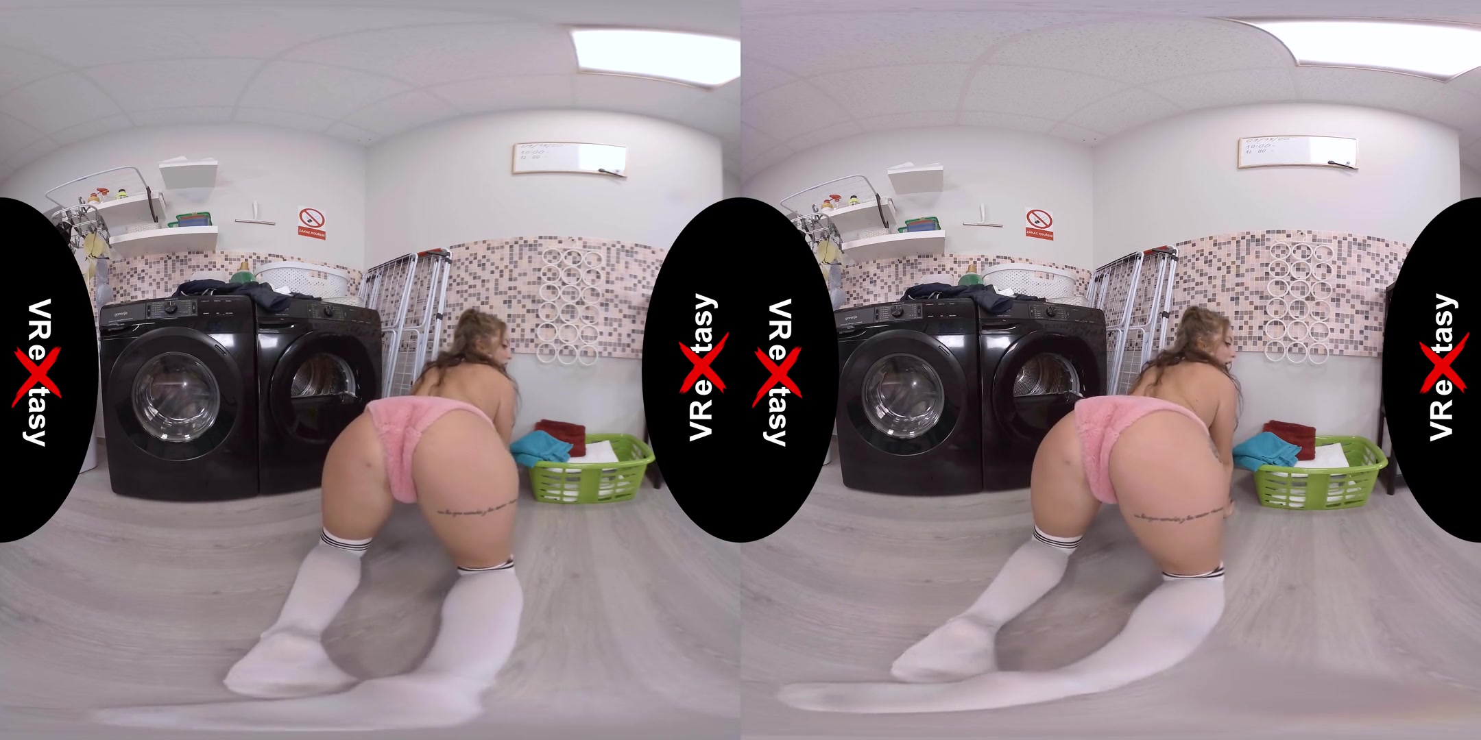 Venom Evil - Masturbates Shaved Pussy; Cute teen 18+ Babe Amateur Solo