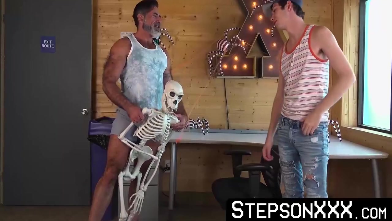 Stepsonxxx Meaty Lawson James Gropes My Huge Dick While I Ride His Thick Dick 8 Min