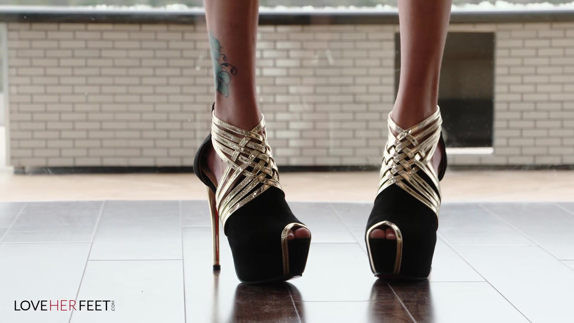 I Think I Have Sexy Little Feet - Emma Hix