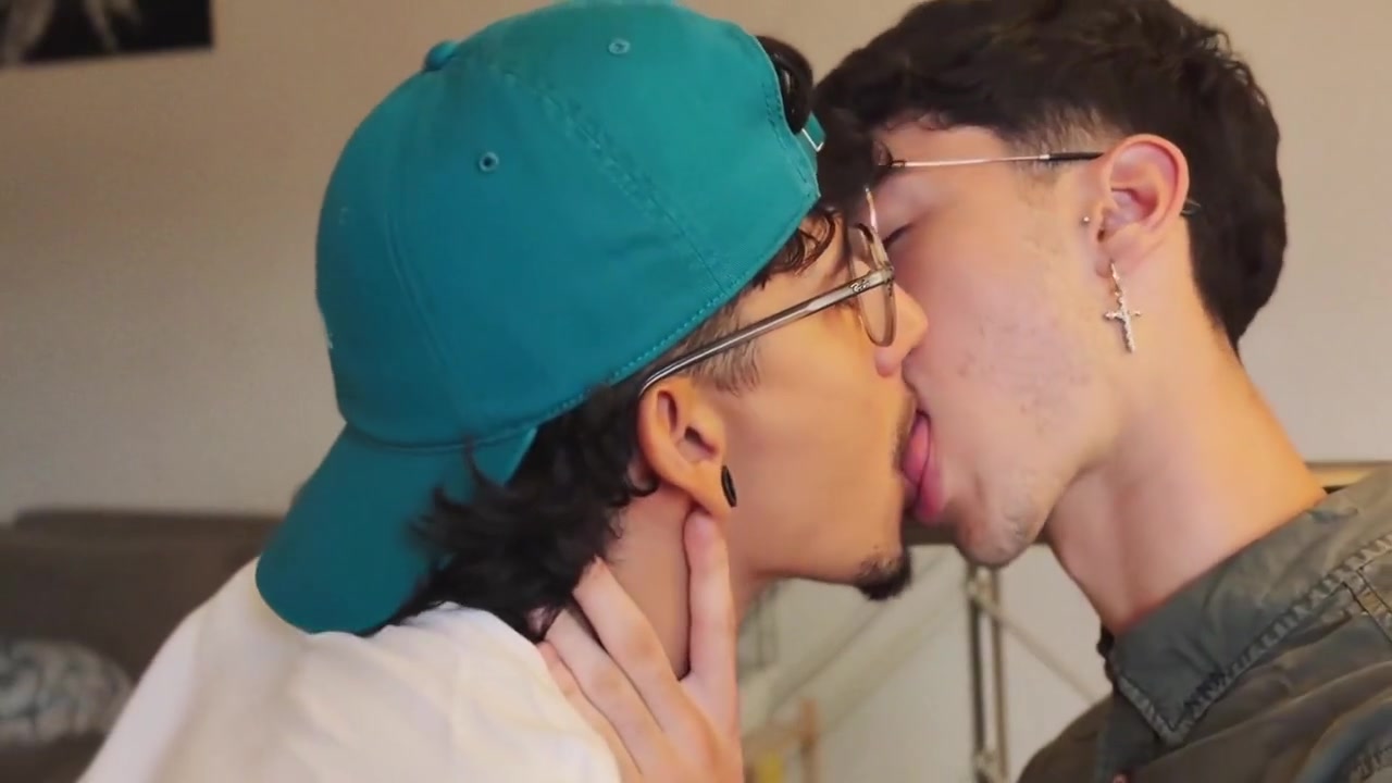 Intense Passion And Beautiful College Hunks