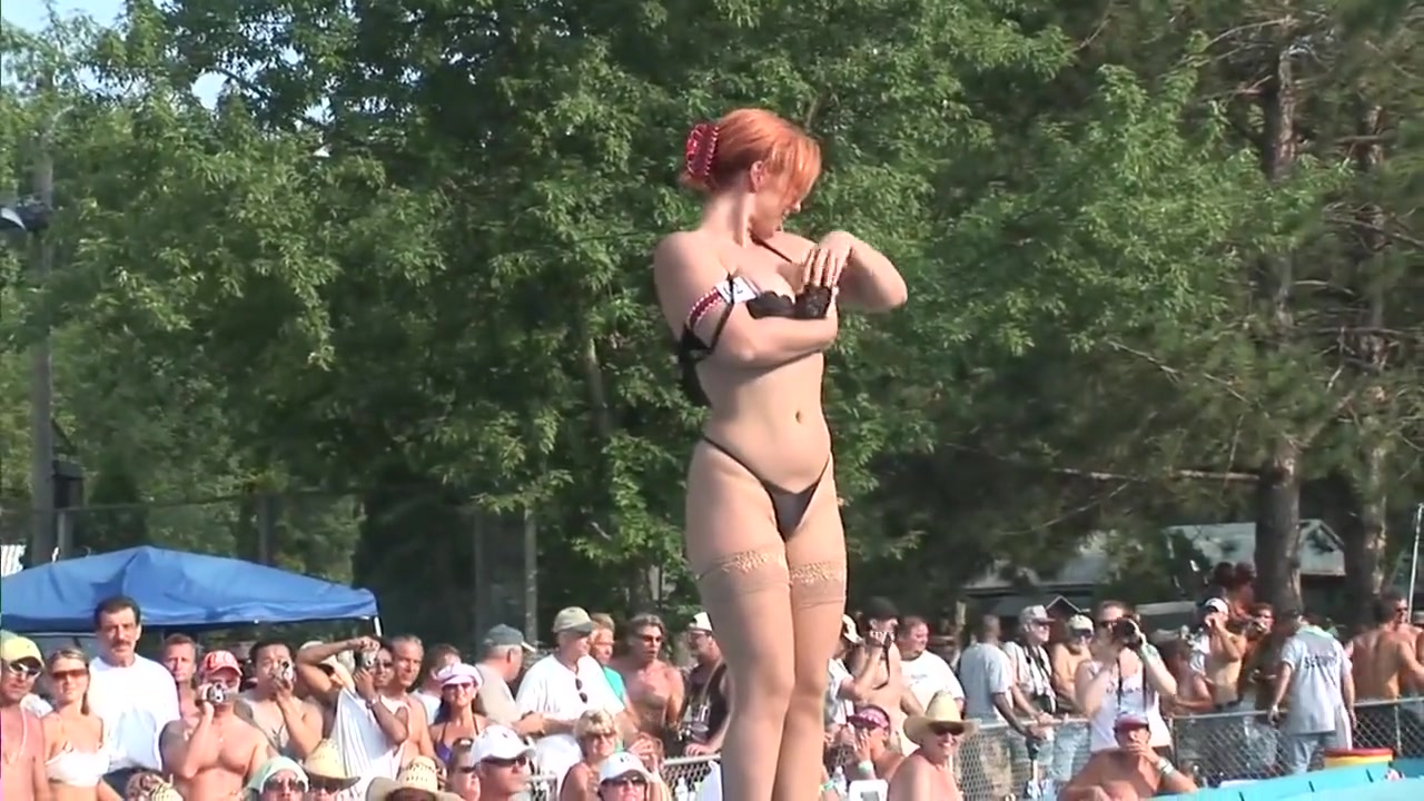 Curvy Ginger With Big Titties Stripping - DreamGirls