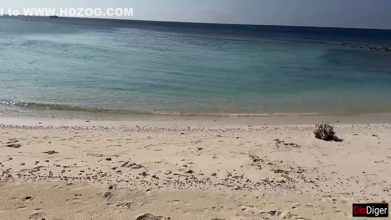 Pissed On Girl On A Public Beach - She Was Shocked 7 Min