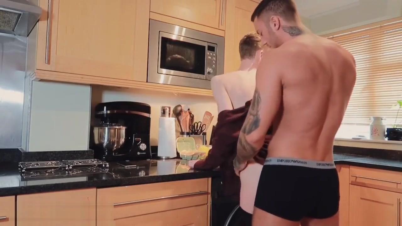 Young Twink Serves Bareback Ass for Breakfast