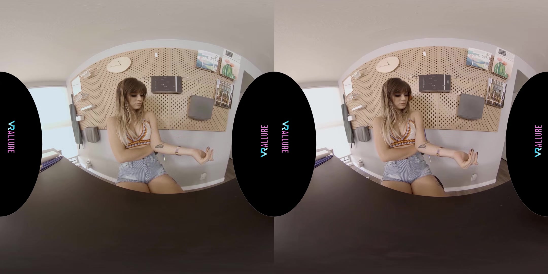VRALLURE Does My Body Look As Good As My Art?