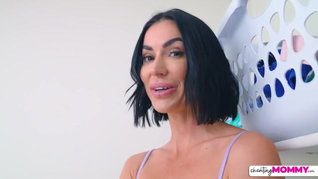 My Friends Sexy Stepmom - S1:E2 - Momlover
