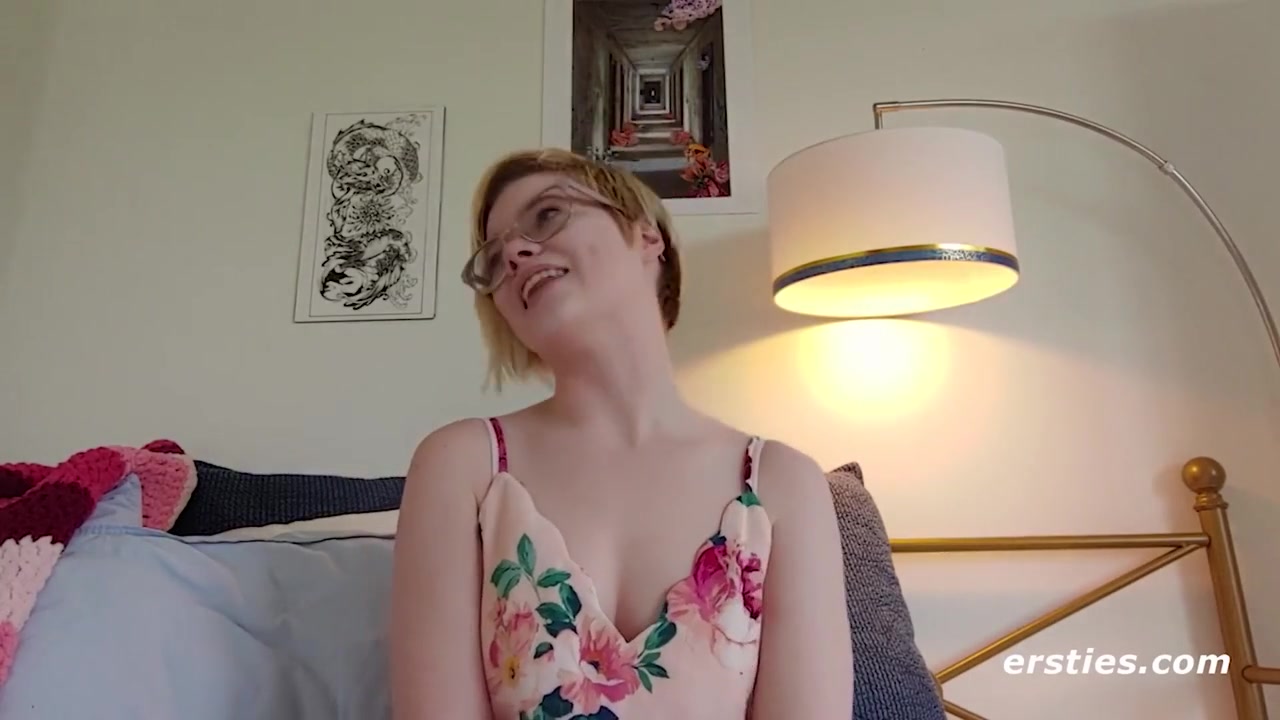American Pearl Gets Horny When She Plays With Her Nipples