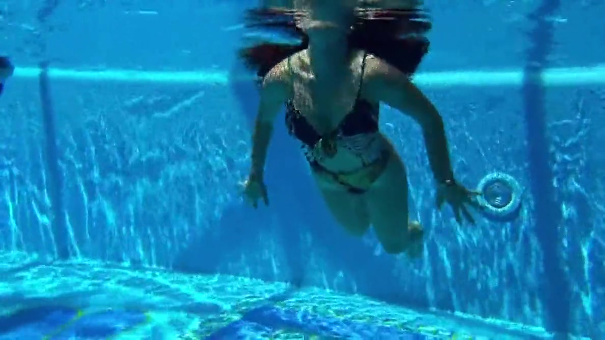 Sexy Babes With Big Tits Swim Underwater In The Pool
