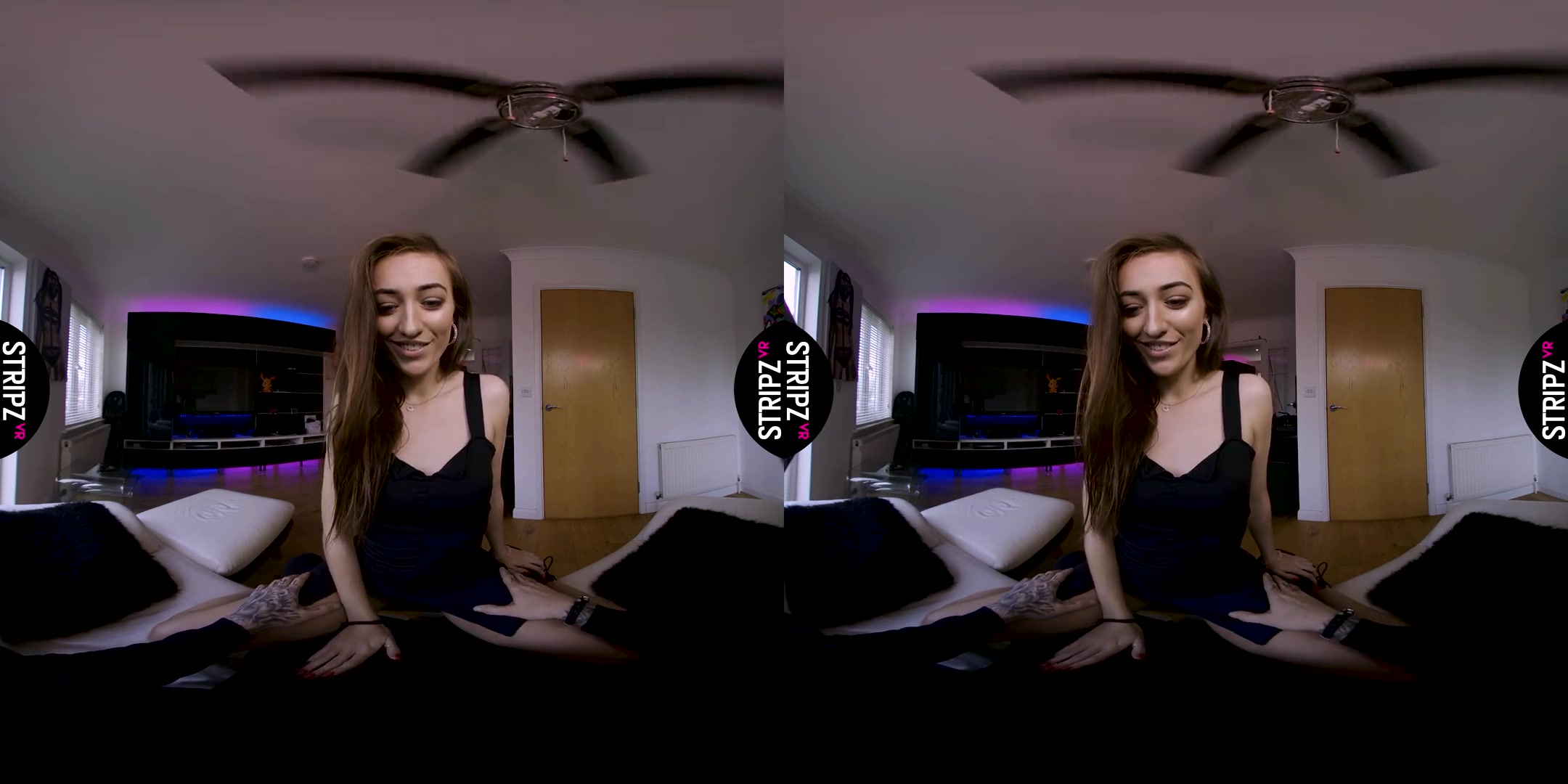 Stripz For Tips! - SexLikeReal