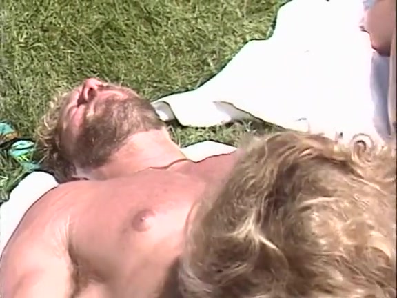 Frankie Leigh, Jeannie Pepper, Kim Alexis in vintage sex video