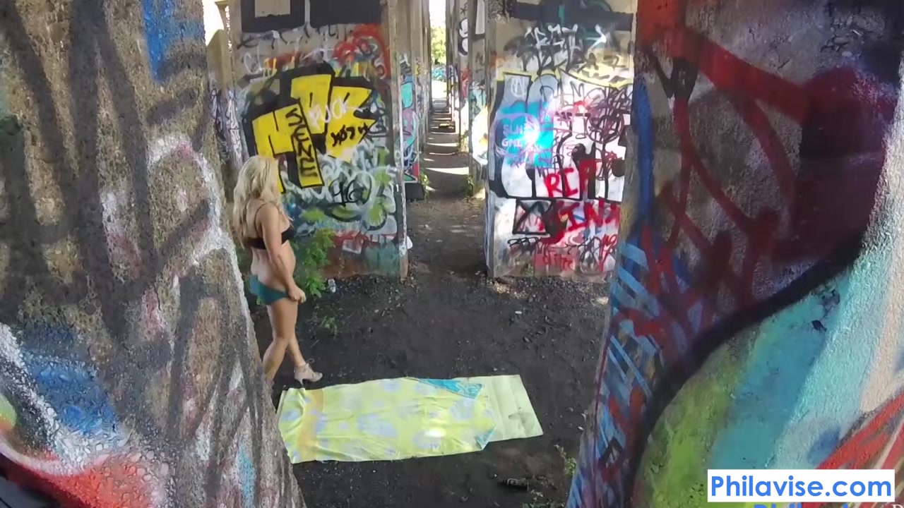PHILAVISE-Action cam public milf fucking with Alyssa Lynn