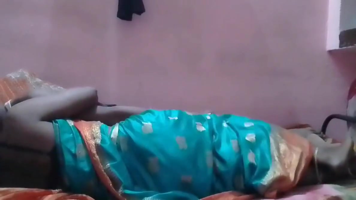 Desi Wife Ko Nanga Karke Kambal Mein Raat Bhar Choda Maje - Li Ya
