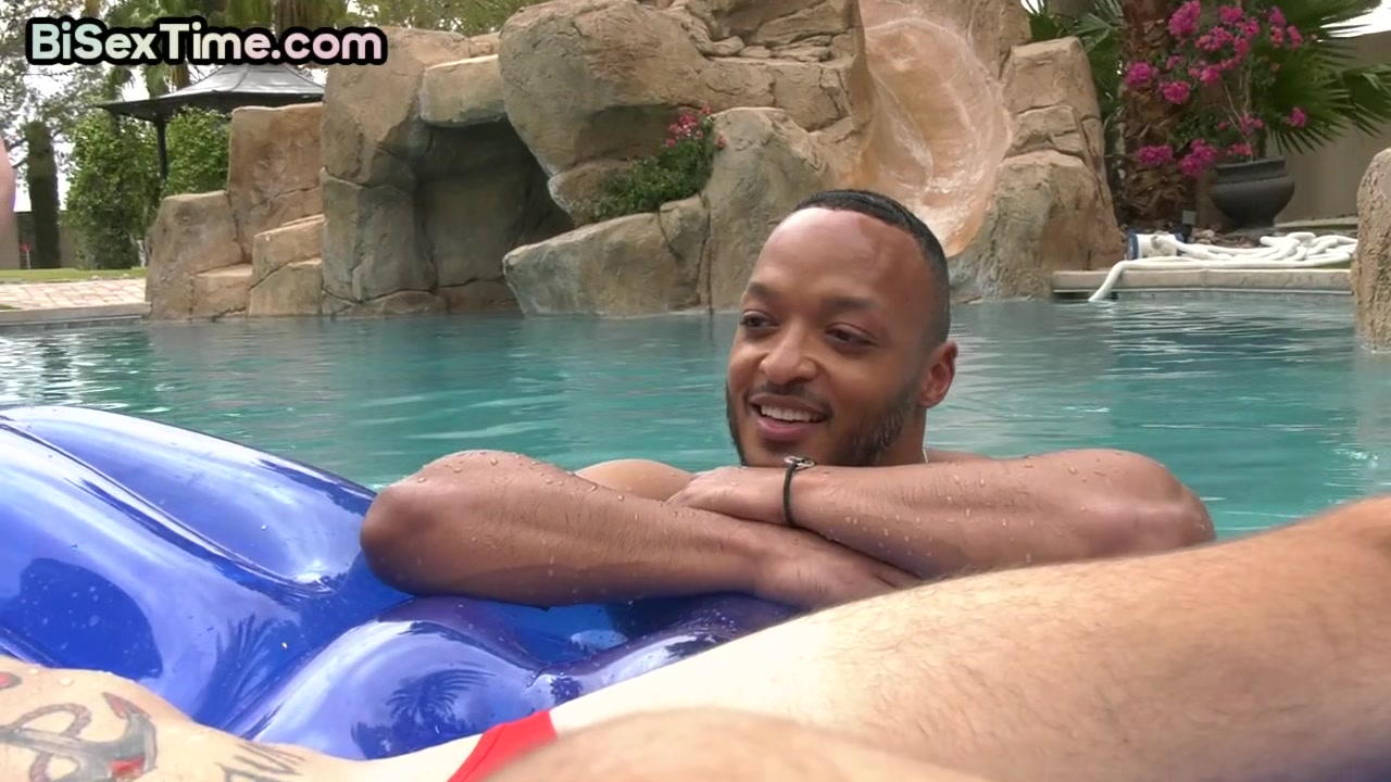 Bisexual nympho dudes fuck nympho bae in 3some outdoor